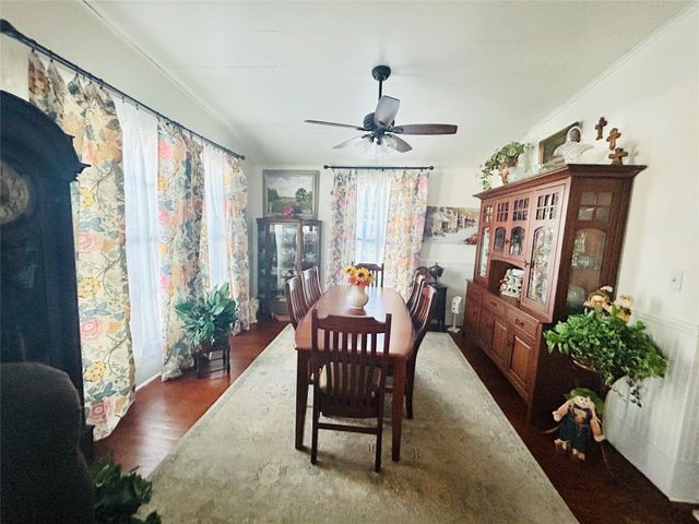 111 S Masonic Street, Bellville, TX 77418