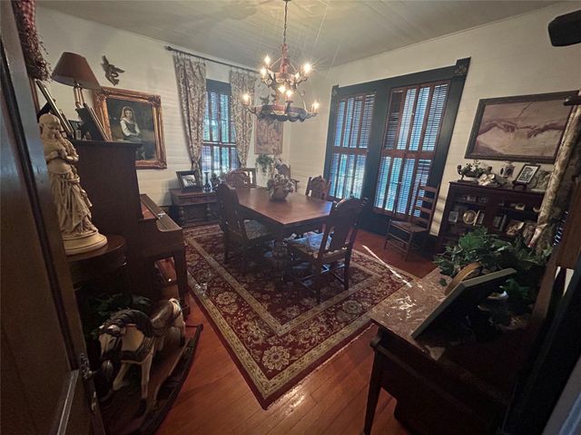 111 S Masonic Street, Bellville, TX 77418