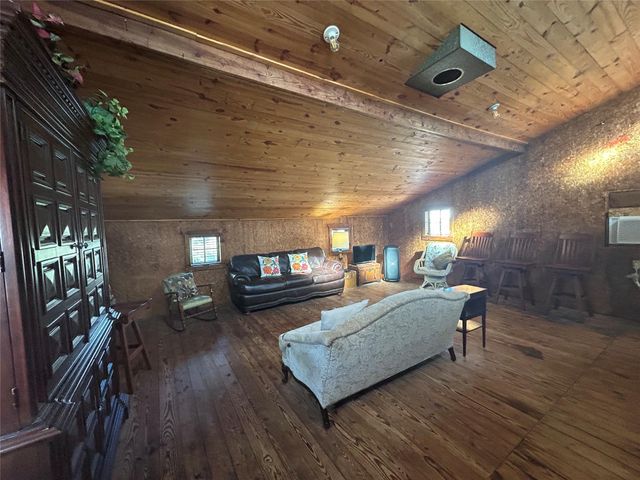 111 S Masonic Street, Bellville, TX 77418