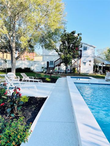 111 S Masonic Street, Bellville, TX 77418