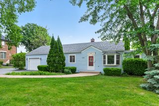 7339 S Park Avenue, Burr Ridge, IL 60527
