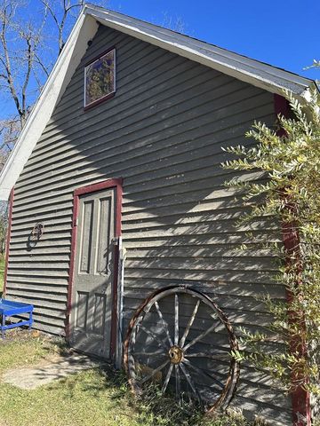 412 S Main Street, Necedah, WI 54646