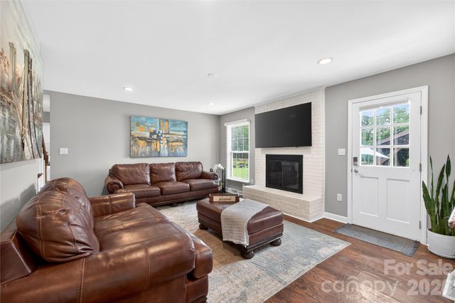 3231 Windrow Lane, Matthews, NC 28105