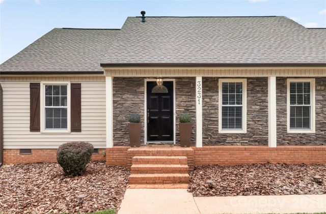 3231 Windrow Lane, Matthews, NC 28105