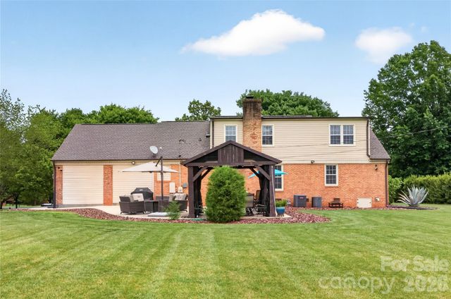 3231 Windrow Lane, Matthews, NC 28105