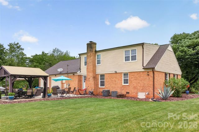 3231 Windrow Lane, Matthews, NC 28105