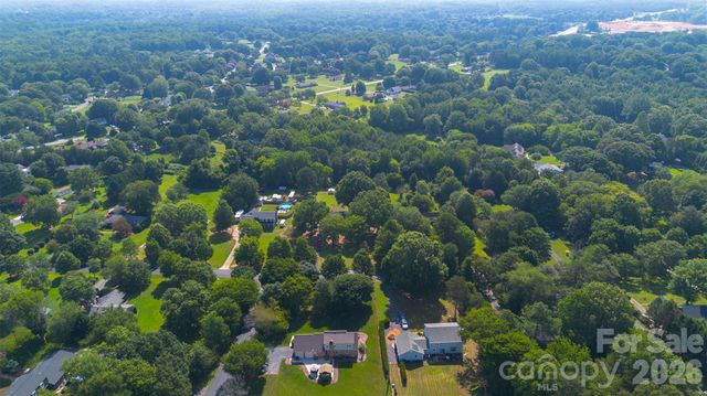 3231 Windrow Lane, Matthews, NC 28105