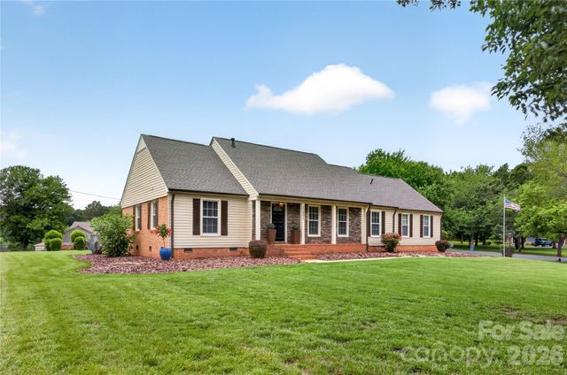3231 Windrow Lane, Matthews, NC 28105