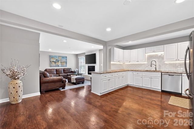 3231 Windrow Lane, Matthews, NC 28105