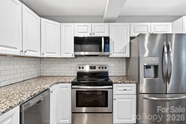 3231 Windrow Lane, Matthews, NC 28105