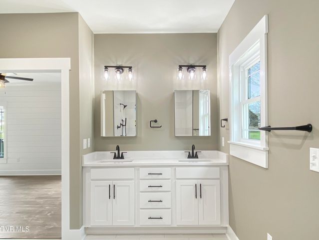 100 Green Lawn Avenue, Greeneville, TN 37743