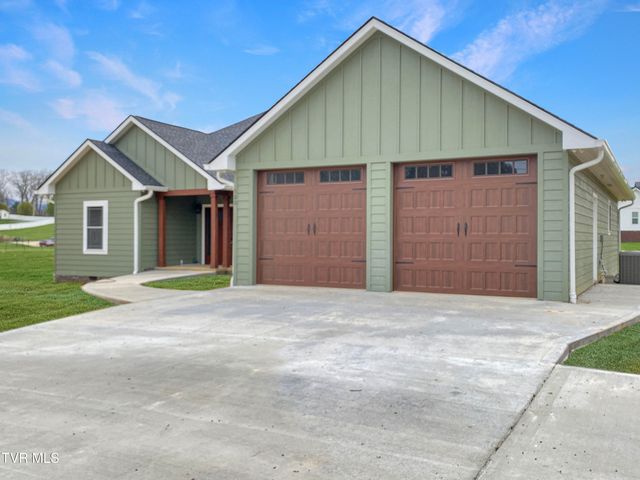 100 Green Lawn Avenue, Greeneville, TN 37743