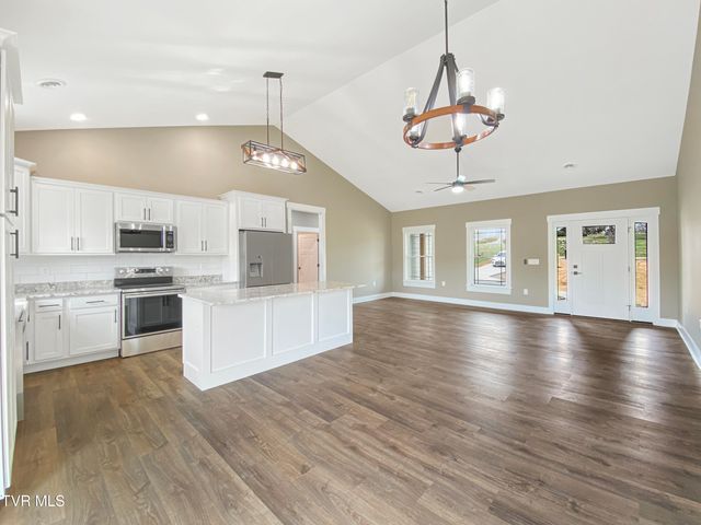 100 Green Lawn Avenue, Greeneville, TN 37743