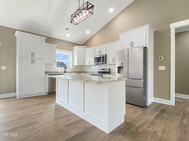 100 Green Lawn Avenue, Greeneville, TN 37743