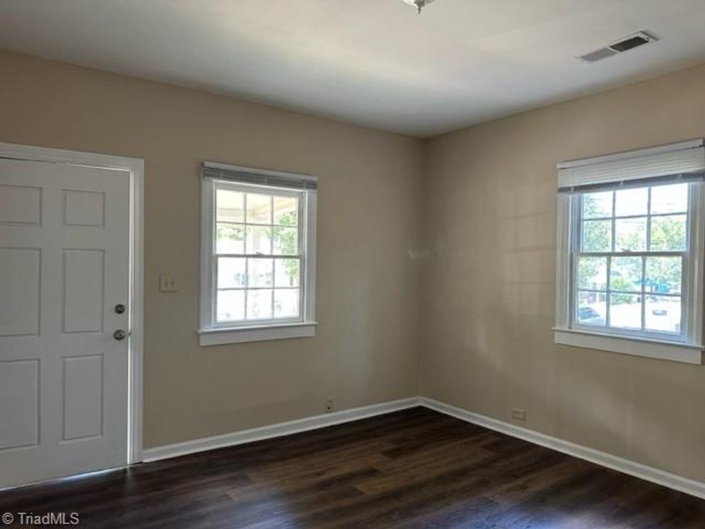 1015 Cranbrook Street, Greensboro, NC 27407