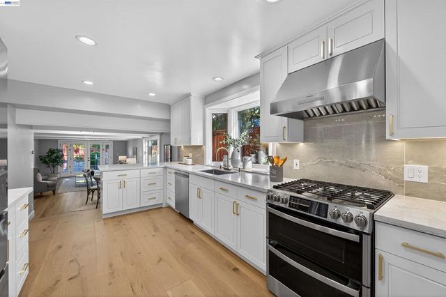 3215 3215 Peachwillow Ln, Walnut Creek, CA 94598