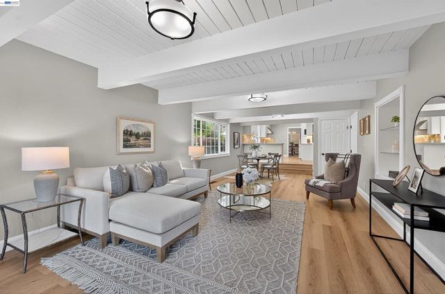 3215 3215 Peachwillow Ln, Walnut Creek, CA 94598