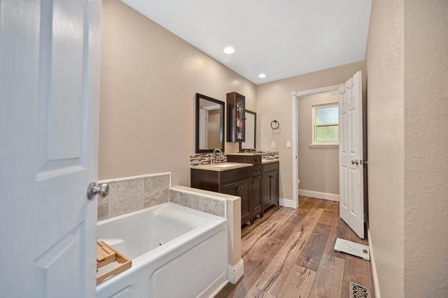 14239 Pepperwood Dr, Penn Valley, CA 95946