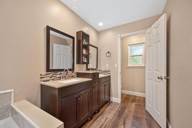 14239 Pepperwood Dr, Penn Valley, CA 95946