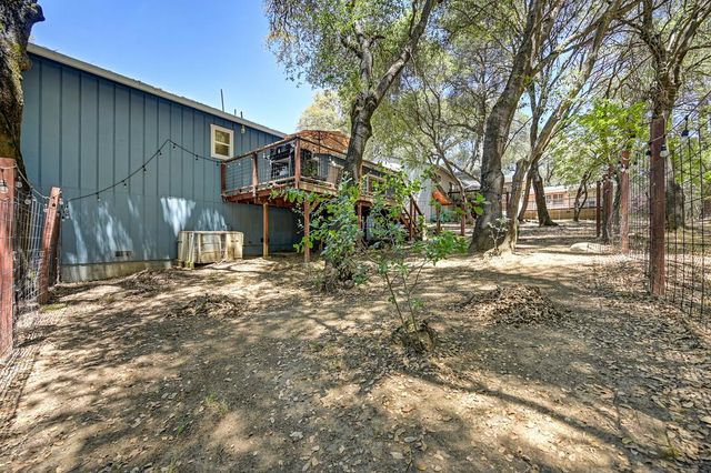 14239 Pepperwood Dr, Penn Valley, CA 95946