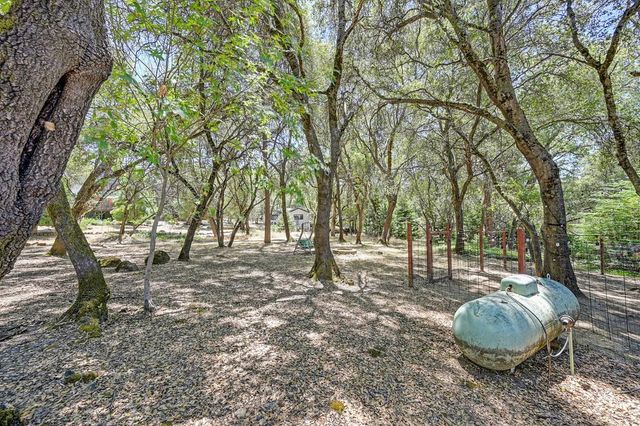 14239 Pepperwood Dr, Penn Valley, CA 95946