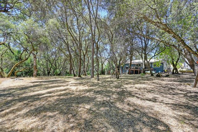 14239 Pepperwood Dr, Penn Valley, CA 95946