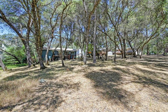 14239 Pepperwood Dr, Penn Valley, CA 95946