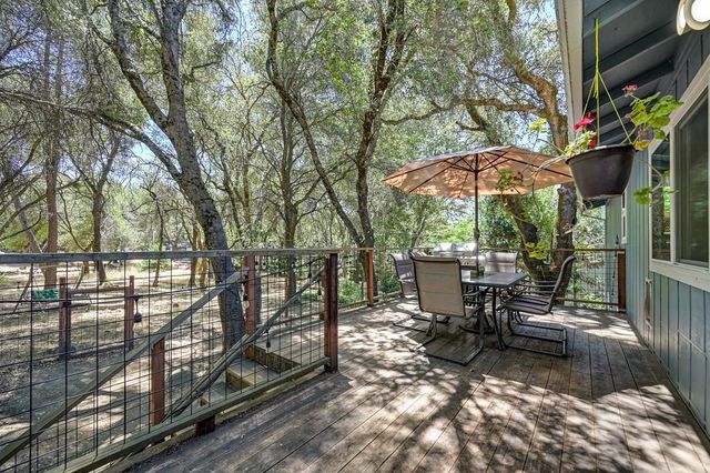 14239 Pepperwood Dr, Penn Valley, CA 95946