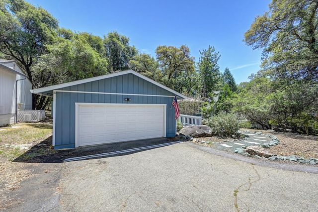 14239 Pepperwood Dr, Penn Valley, CA 95946