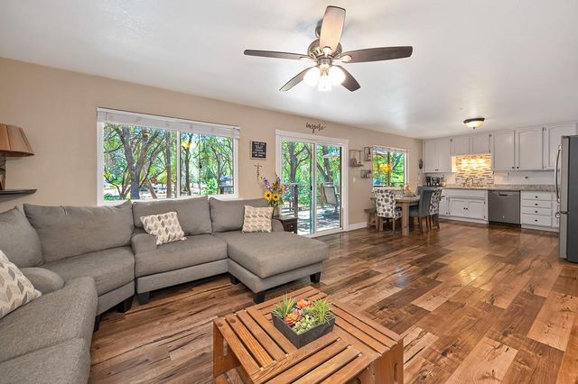 14239 Pepperwood Dr, Penn Valley, CA 95946