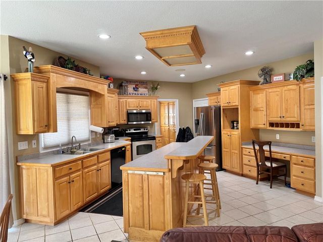 611 Deer Trail, Parsons, KS 67357