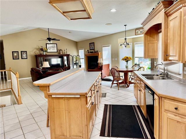 611 Deer Trail, Parsons, KS 67357