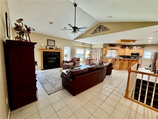 611 Deer Trail, Parsons, KS 67357