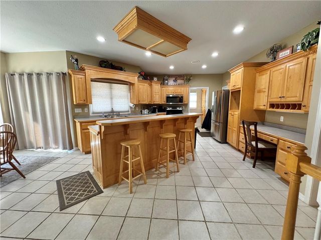 611 Deer Trail, Parsons, KS 67357