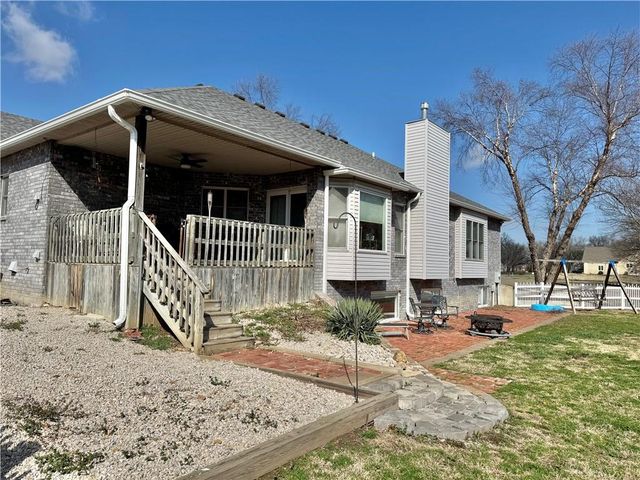 611 Deer Trail, Parsons, KS 67357