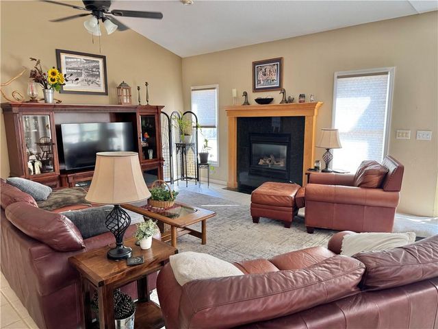 611 Deer Trail, Parsons, KS 67357