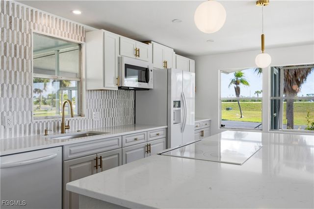 13670 Dowitcher DR, Fort Myers, FL 33908