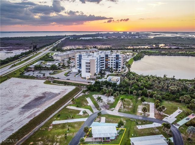 13670 Dowitcher DR, Fort Myers, FL 33908