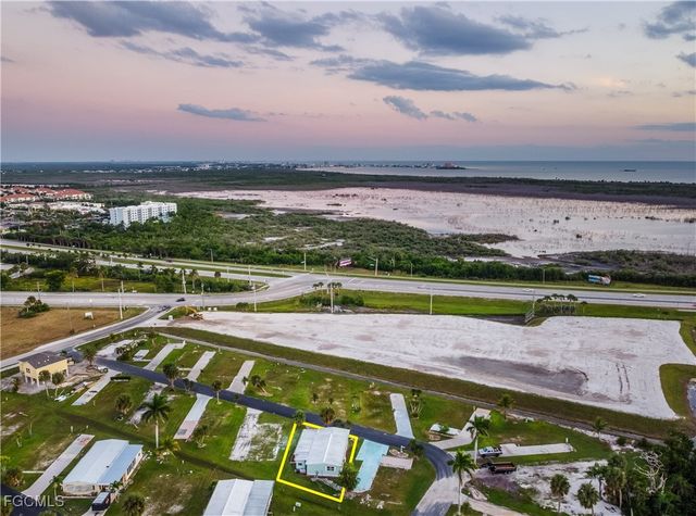 13670 Dowitcher DR, Fort Myers, FL 33908