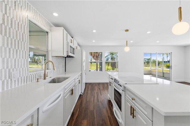 13670 Dowitcher DR, Fort Myers, FL 33908