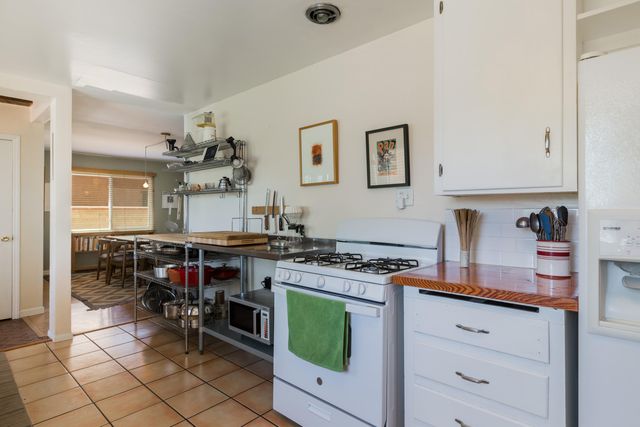 609 Valencia Drive SE, Albuquerque, NM 87108