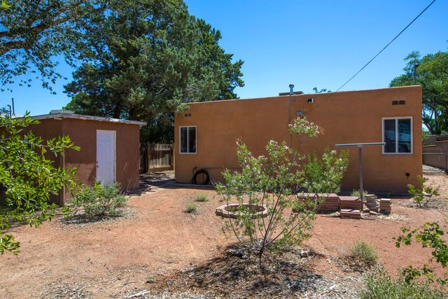 609 Valencia Drive SE, Albuquerque, NM 87108