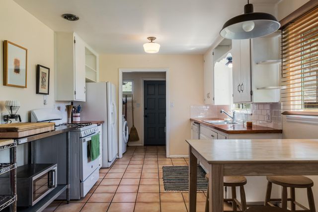609 Valencia Drive SE, Albuquerque, NM 87108