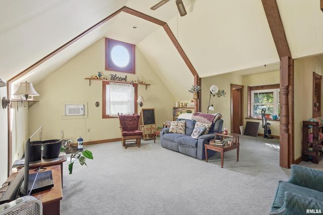 1322 27TH Avenue, Moline, IL 61265