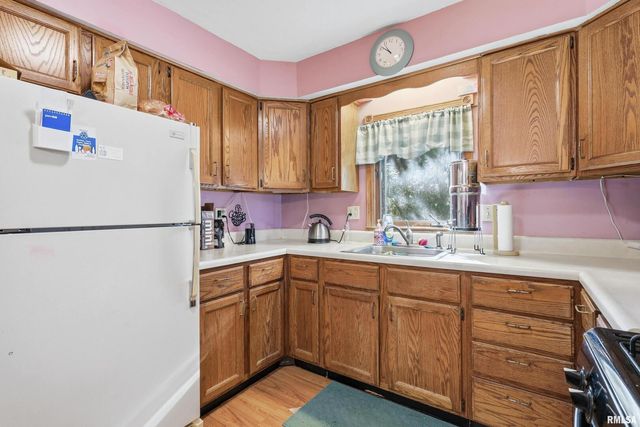 1322 27TH Avenue, Moline, IL 61265