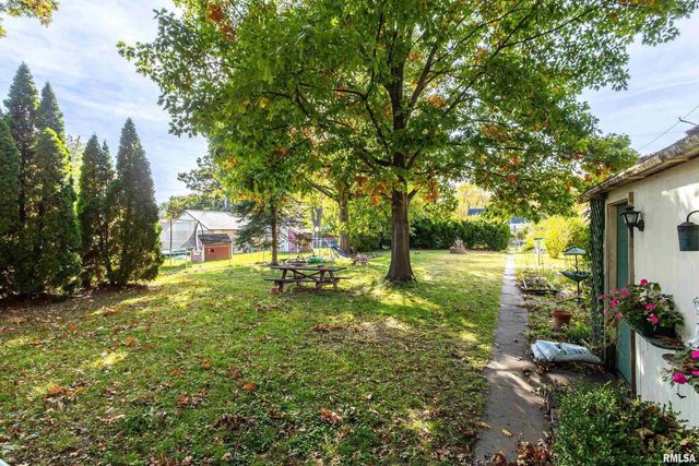 1322 27TH Avenue, Moline, IL 61265