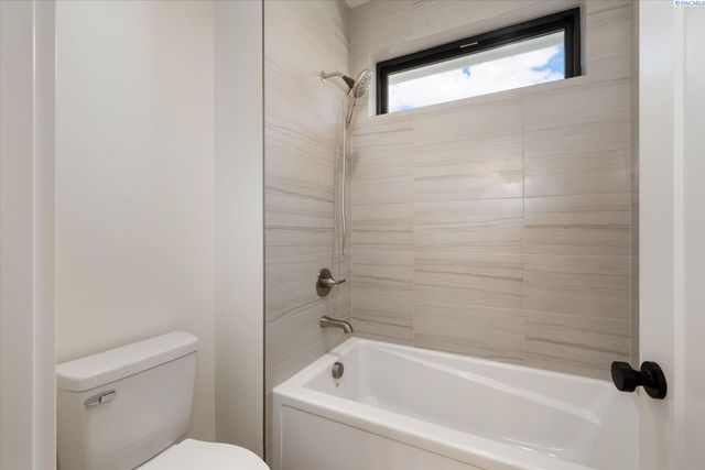 636 Lazio, Richland, WA 99352