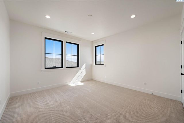 636 Lazio, Richland, WA 99352