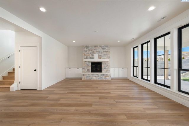 636 Lazio, Richland, WA 99352