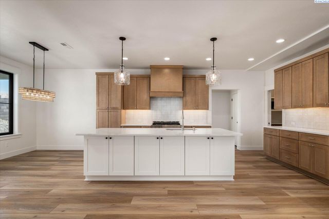 636 Lazio, Richland, WA 99352